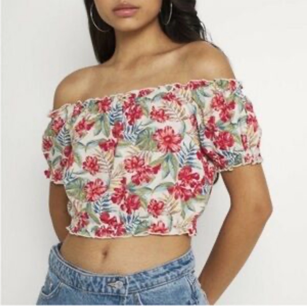 American Eagle Outfitters Women's Red and Green Floral Crop-top; Hawaiian Style